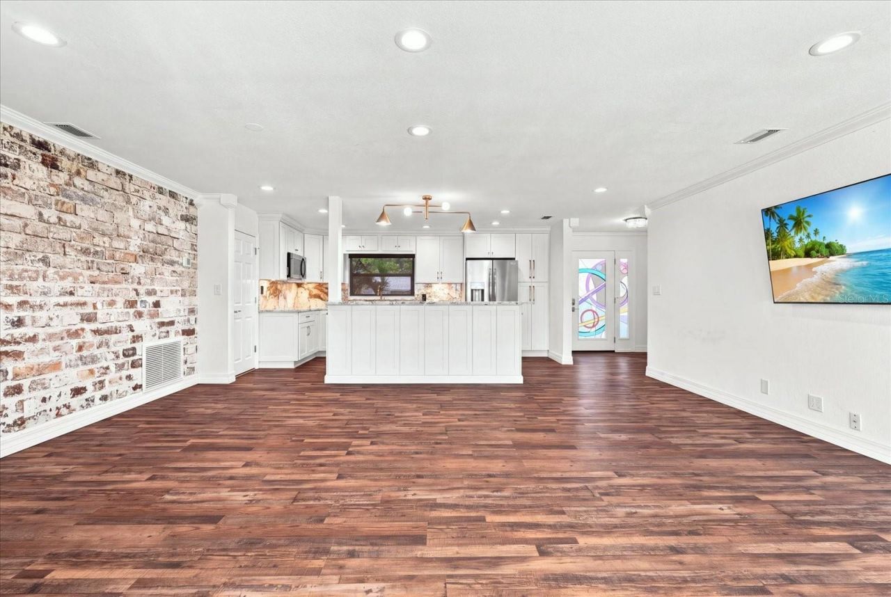 7852 Causeway Boulevard S, Saint Petersburg, FL 33707 Photo