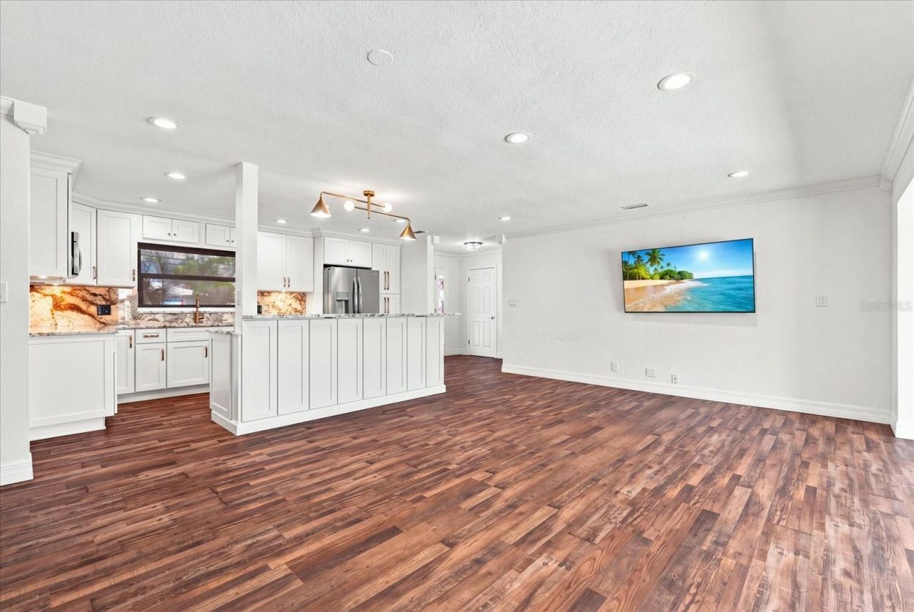 7852 Causeway Boulevard S, Saint Petersburg, FL 33707 Photo