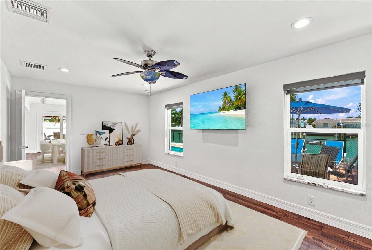 7852 Causeway Boulevard S, Saint Petersburg, FL 33707 Photo