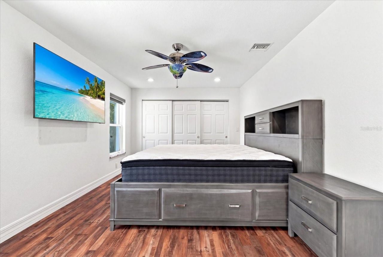 7852 Causeway Boulevard S, Saint Petersburg, FL 33707 Photo