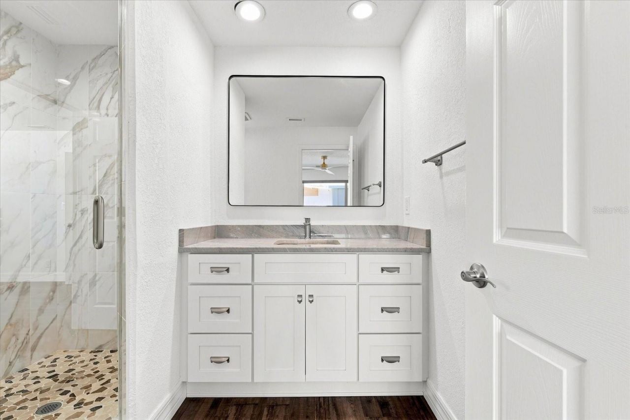 7852 Causeway Boulevard S, Saint Petersburg, FL 33707 Photo