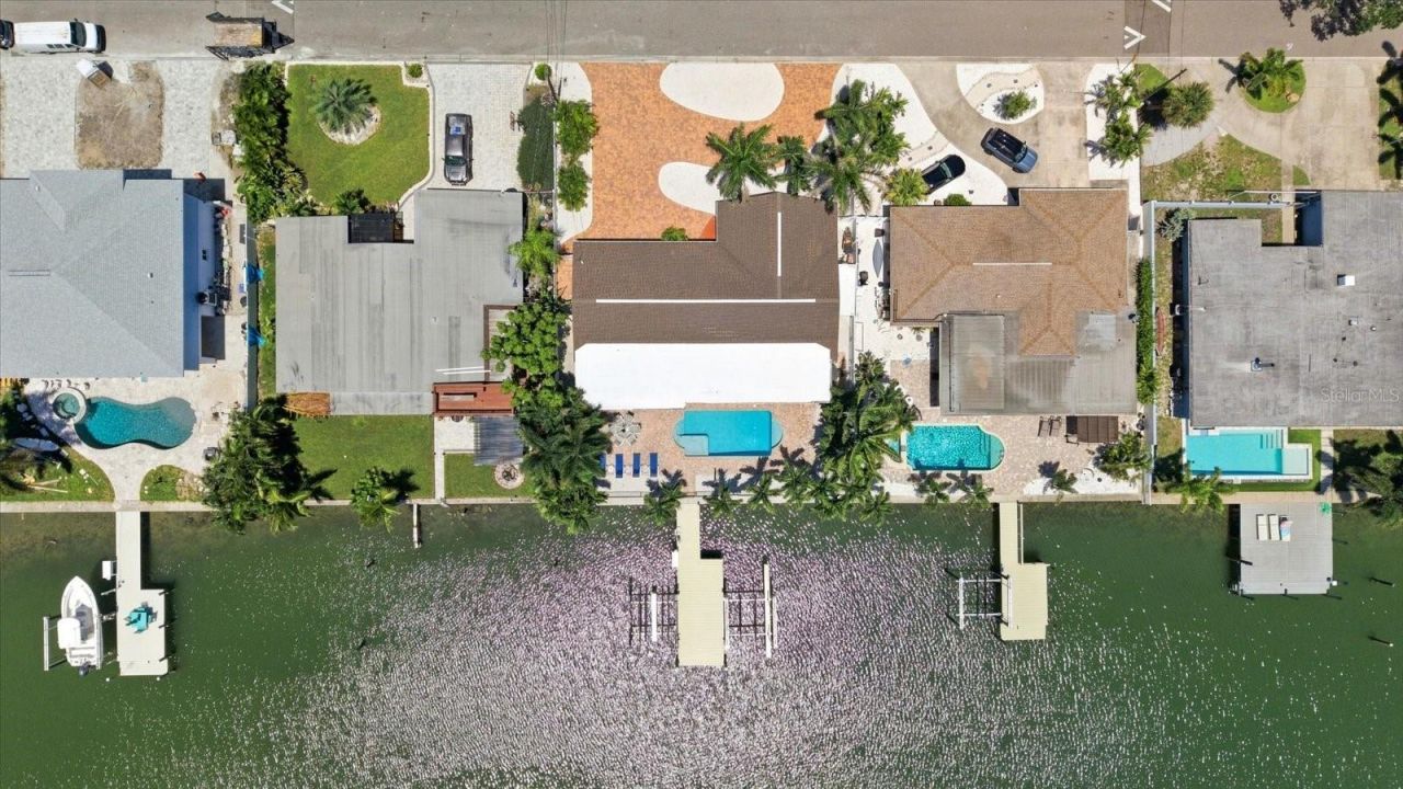7852 Causeway Boulevard S, Saint Petersburg, FL 33707 Photo