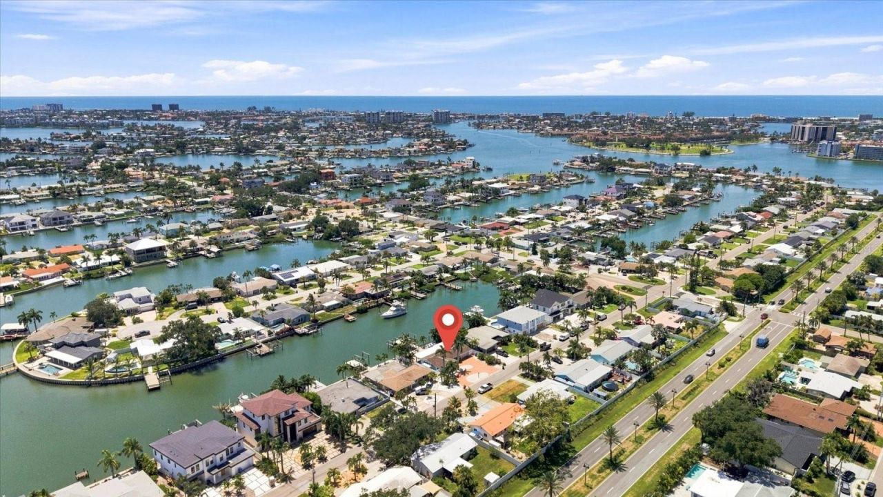 7852 Causeway Boulevard S, Saint Petersburg, FL 33707 Photo