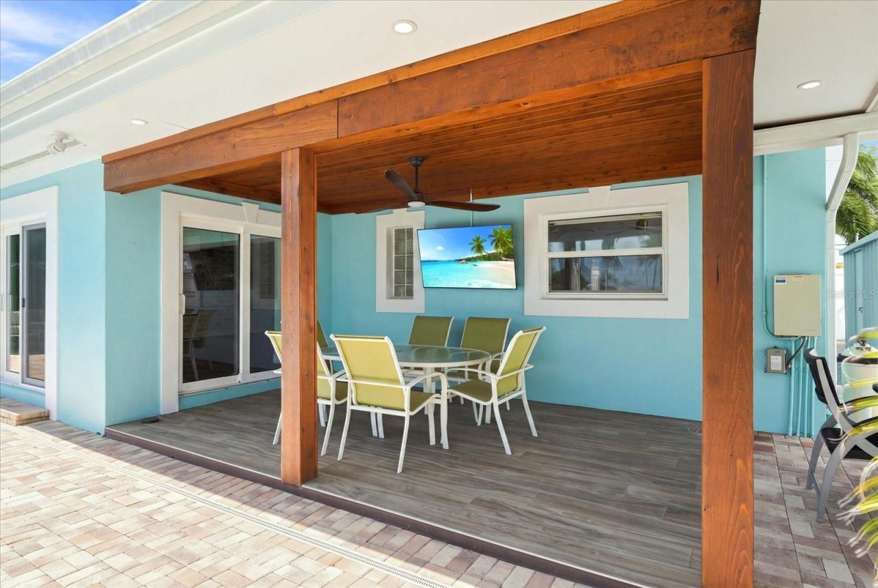 7852 Causeway Boulevard S, Saint Petersburg, FL 33707 Photo