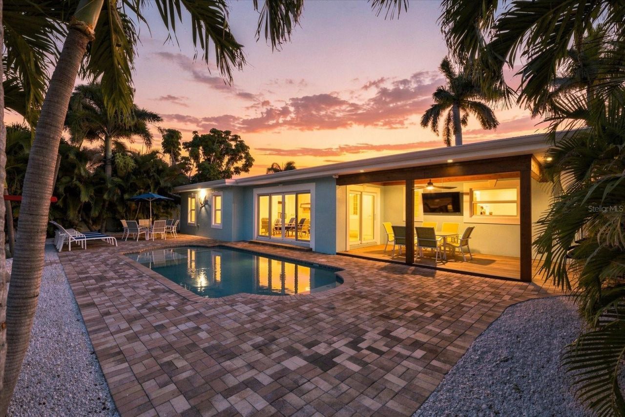 7852 Causeway Boulevard S, Saint Petersburg, FL 33707 Photo