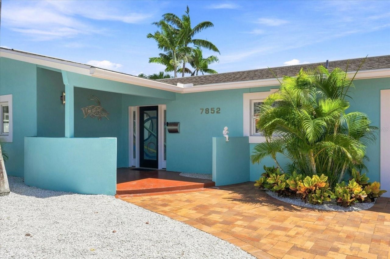 7852 Causeway Boulevard S, Saint Petersburg, FL 33707 Photo