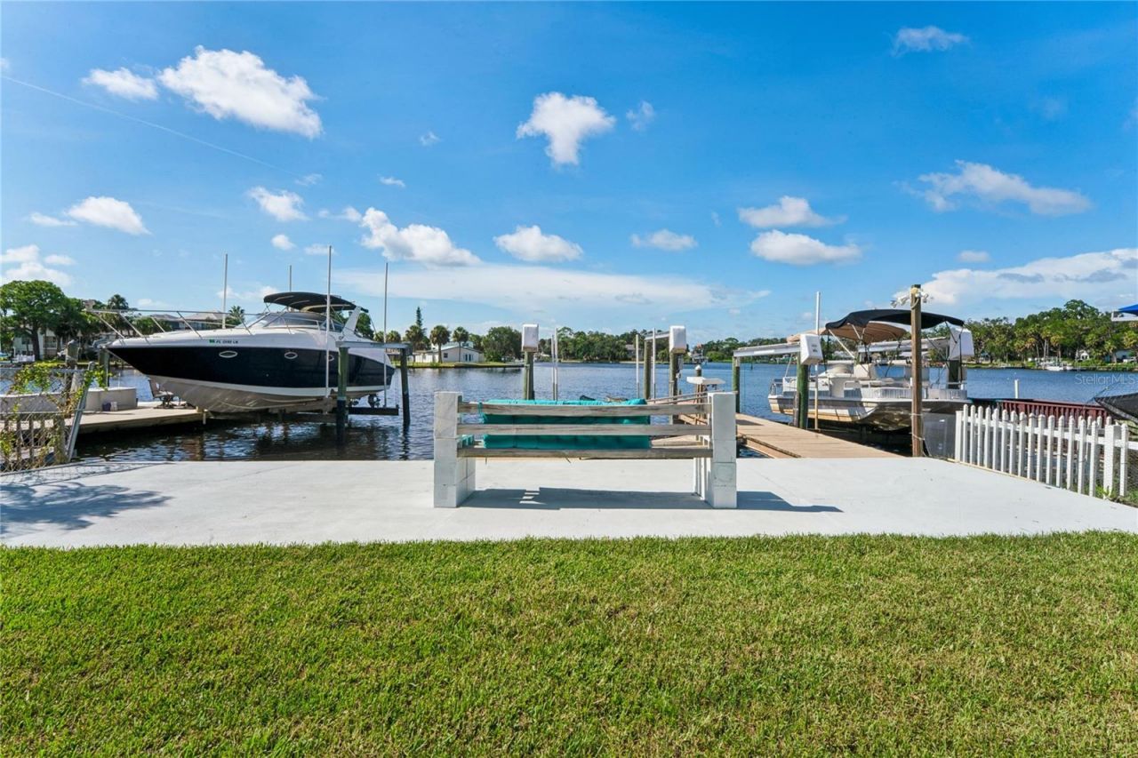 5531 Manatee Point Drive , New Port Richey, FL 34652 Photo
