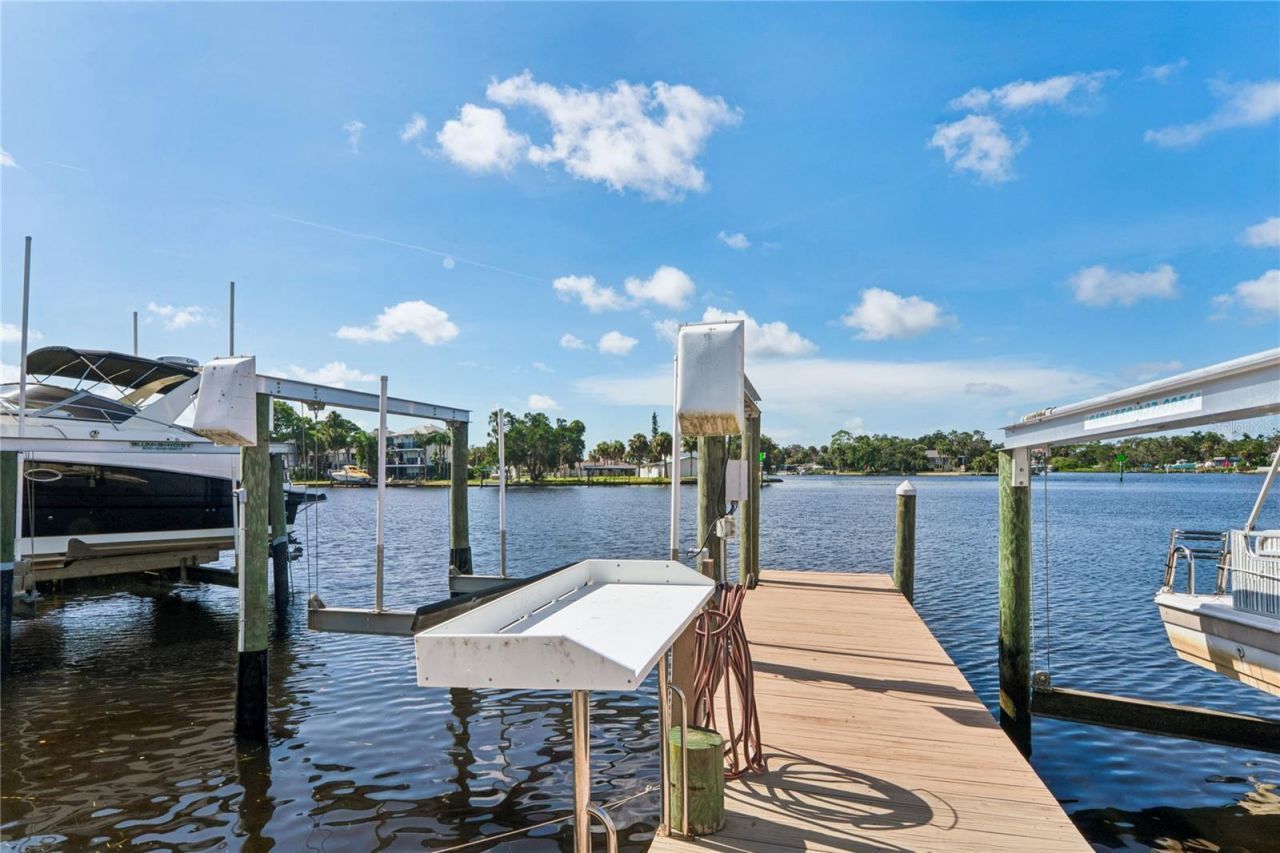 5531 Manatee Point Drive , New Port Richey, FL 34652 Photo