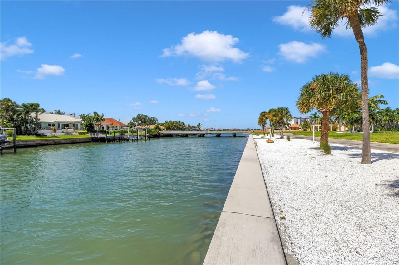 4900 Brittany Drive S, Unit 205, Saint Petersburg, FL 33715 Photo