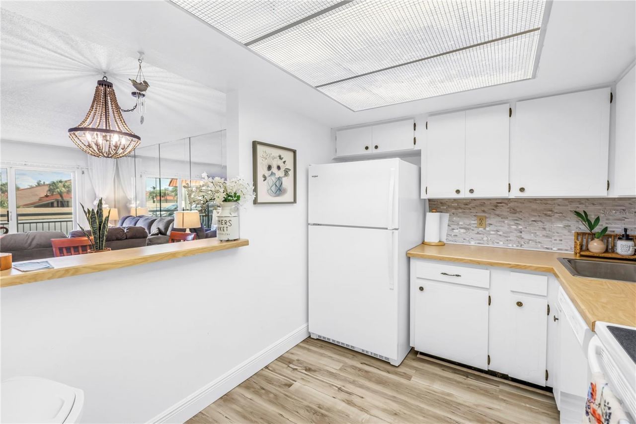 4900 Brittany Drive S, Unit 205, Saint Petersburg, FL 33715 Photo