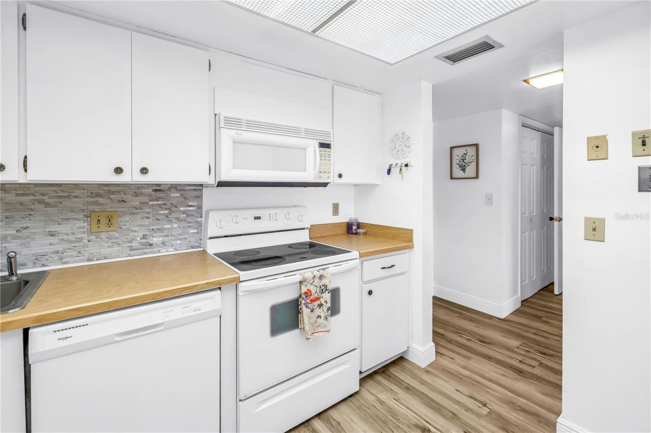 4900 Brittany Drive S, Unit 205, Saint Petersburg, FL 33715 Photo