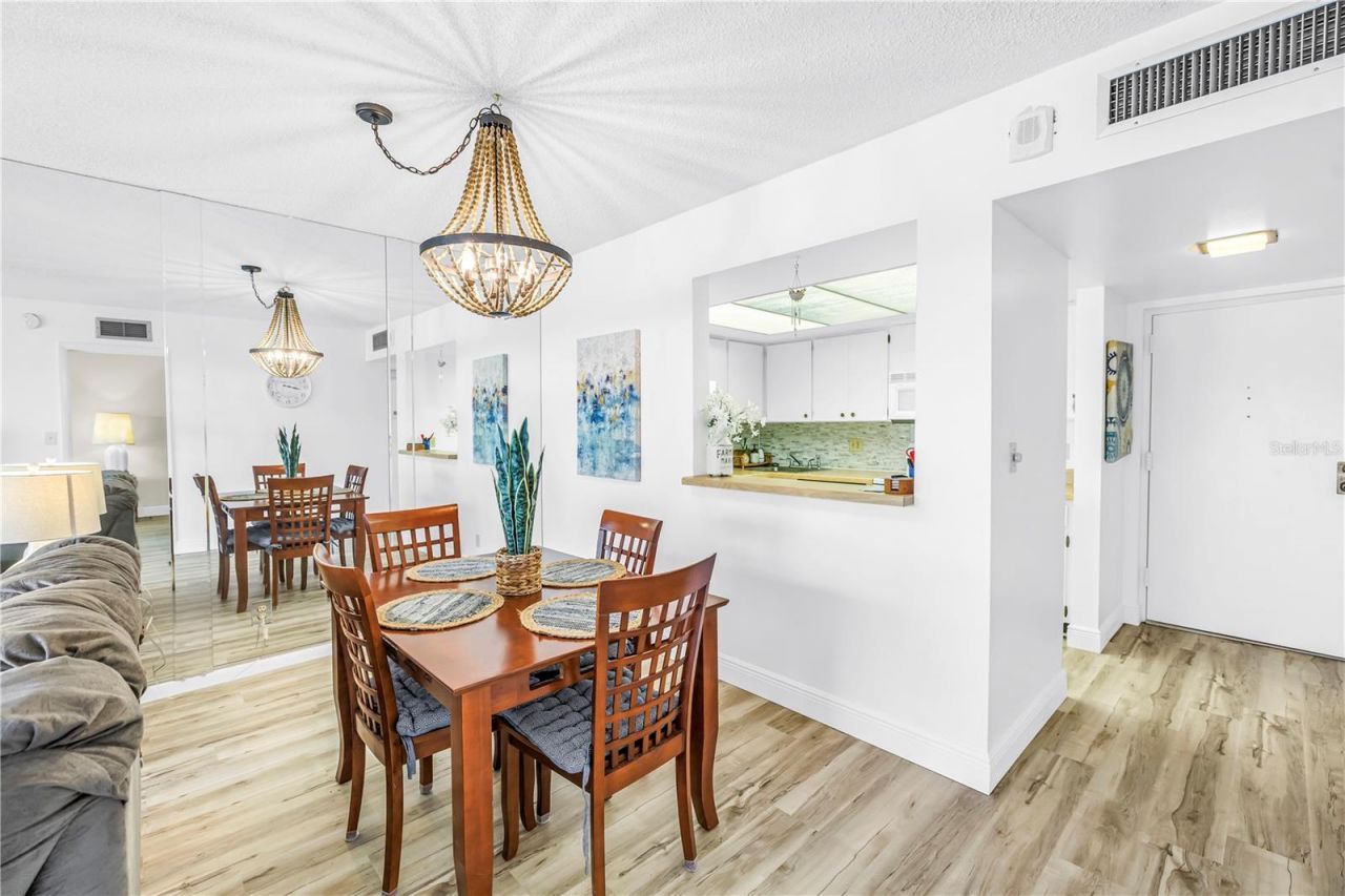 4900 Brittany Drive S, Unit 205, Saint Petersburg, FL 33715 Photo