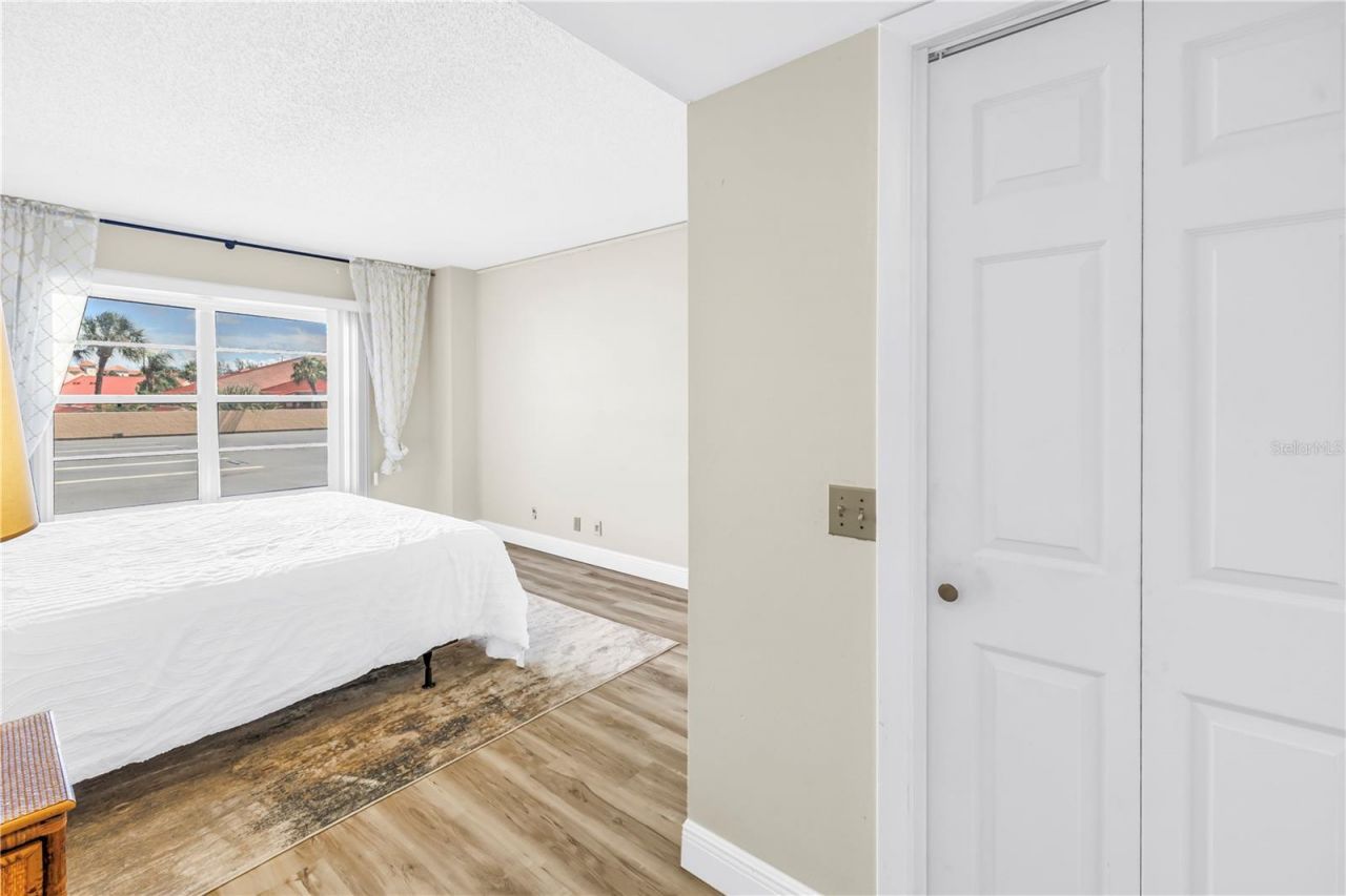 4900 Brittany Drive S, Unit 205, Saint Petersburg, FL 33715 Photo