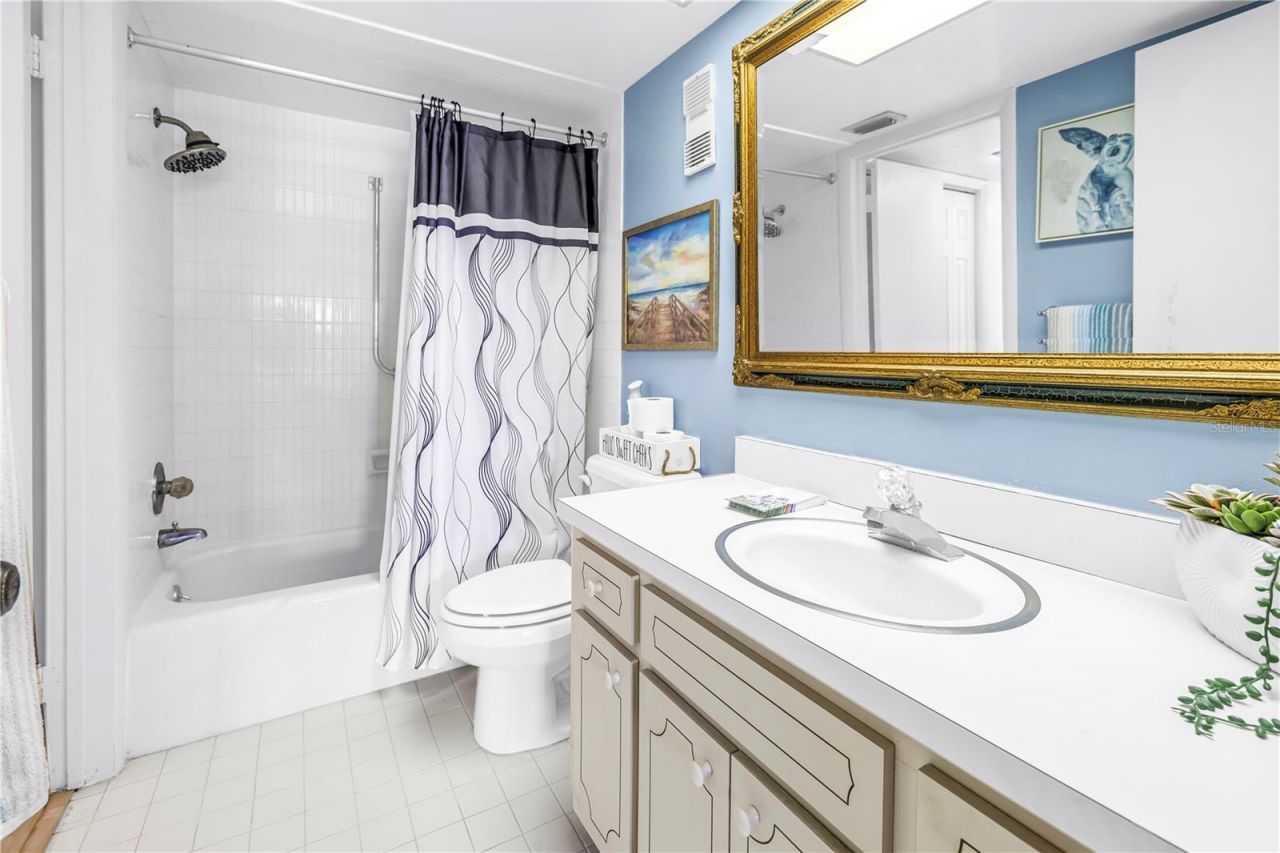 4900 Brittany Drive S, Unit 205, Saint Petersburg, FL 33715 Photo