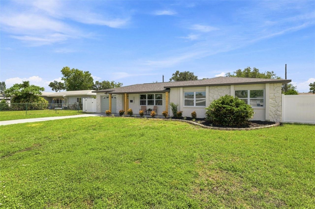6041 15th Street N, Saint Petersburg, FL 33703 Photo