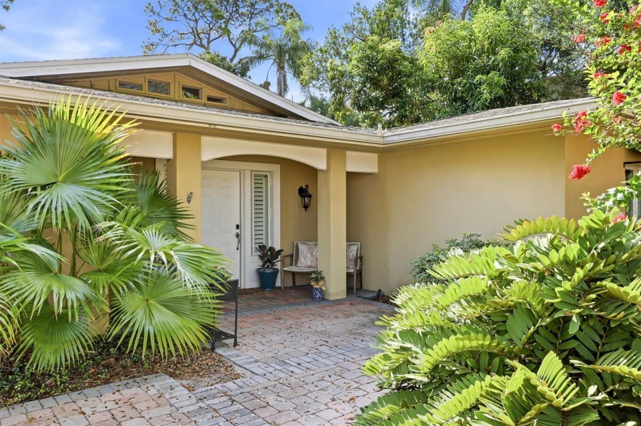 1041 Citrus Avenue, Sarasota, FL 34236 Photo