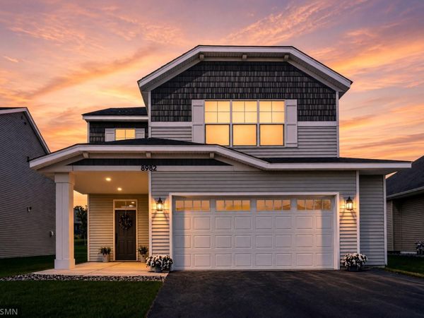 8982 Parkview Circle, Chisago City, MN 55013