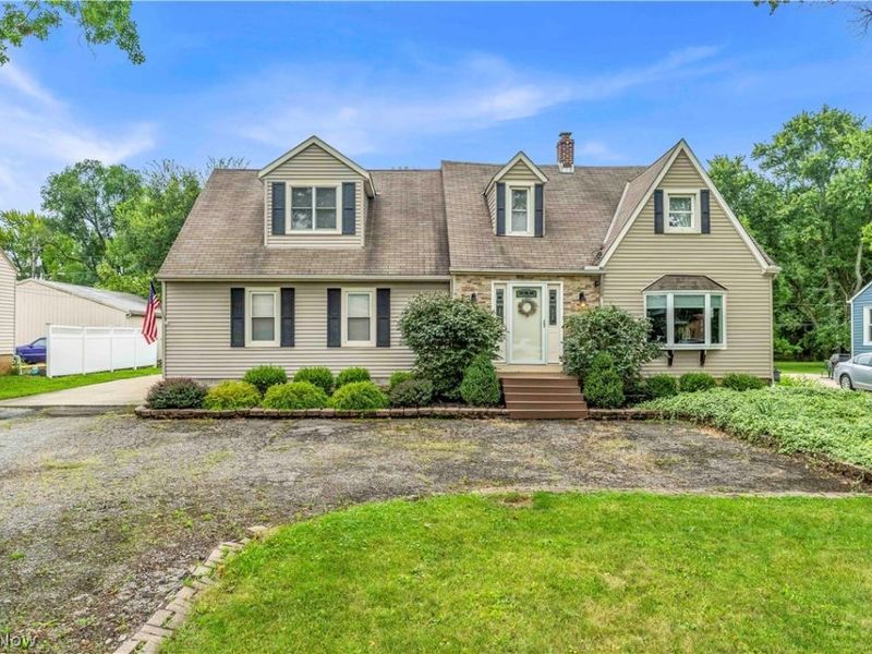 10037 W Sprague Road, North Royalton, OH 44133 Photo 1