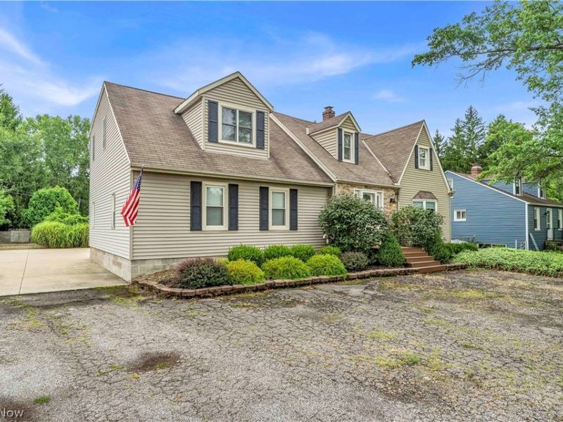 10037 W Sprague Road, North Royalton, OH 44133 Photo 2
