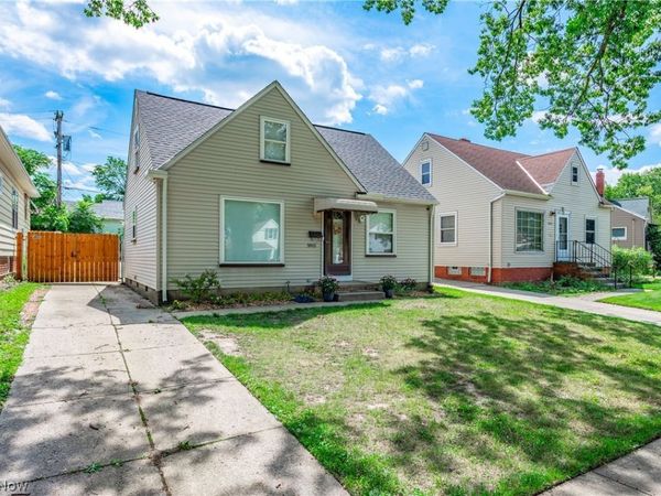 3883 Brookside Boulevard , Cleveland, OH 44111