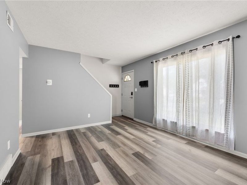 3883 Brookside Boulevard , Cleveland, OH 44111 Photo 16