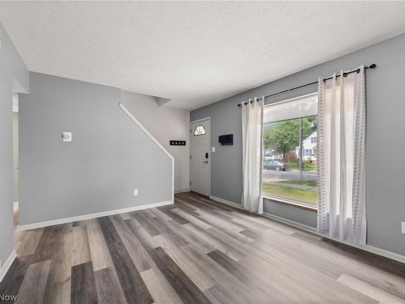 3883 Brookside Boulevard , Cleveland, OH 44111 Photo 2