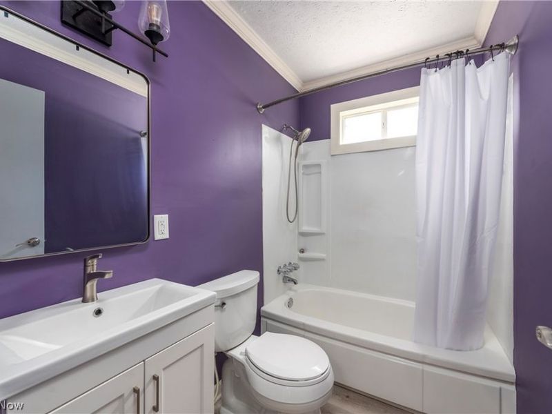 3883 Brookside Boulevard , Cleveland, OH 44111 Photo 23