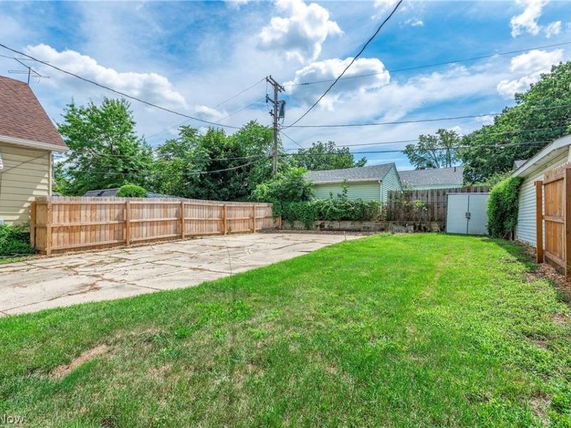 3883 Brookside Boulevard , Cleveland, OH 44111 Photo 34