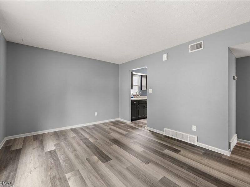 3883 Brookside Boulevard , Cleveland, OH 44111 Photo 4
