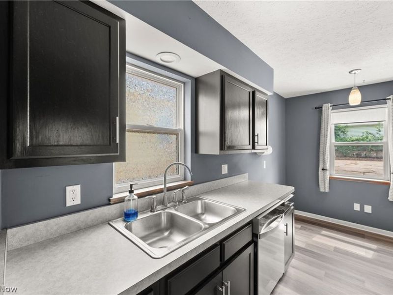 3883 Brookside Boulevard , Cleveland, OH 44111 Photo 8
