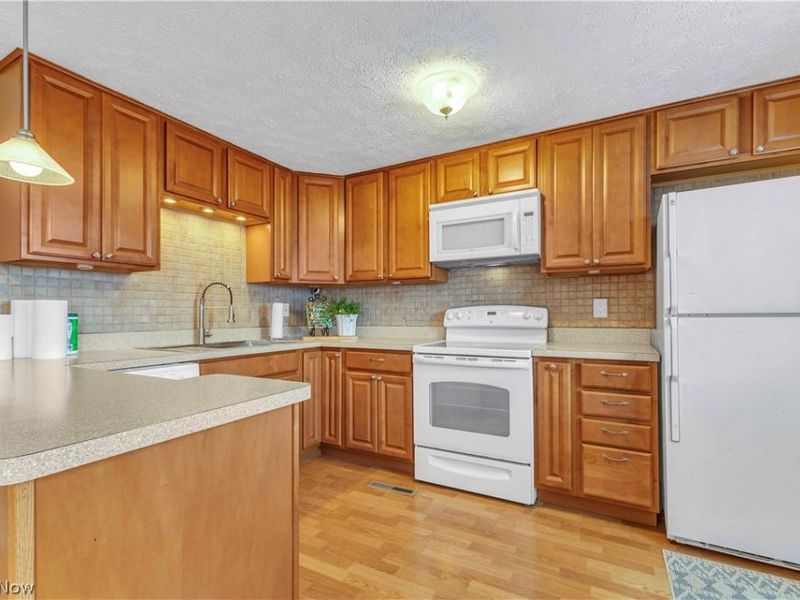 7444 Noble Court , Mentor, OH 44060 Photo 10