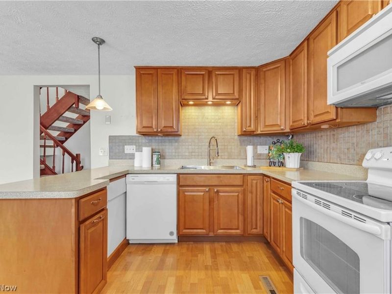 7444 Noble Court , Mentor, OH 44060 Photo 9