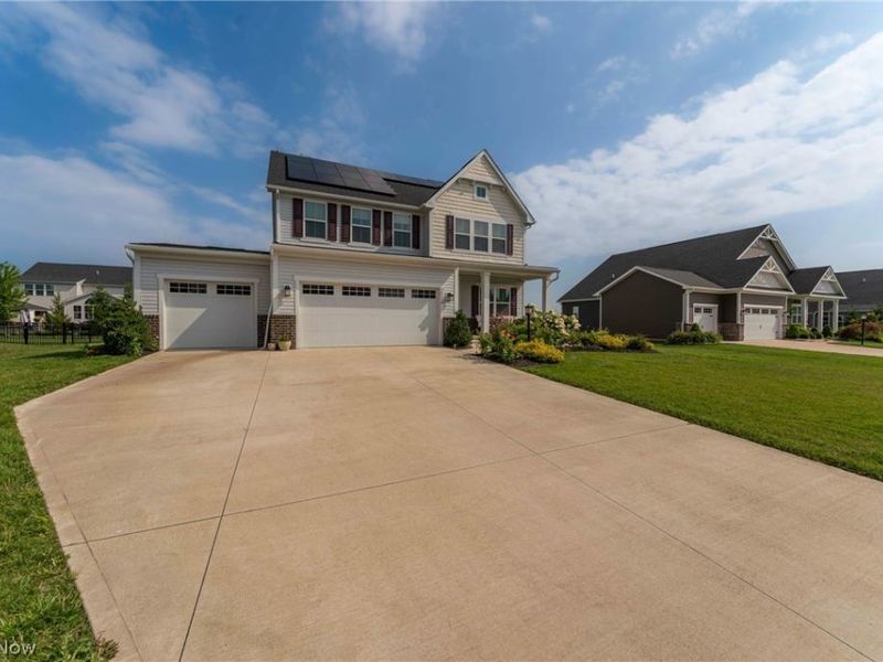 36246 Fortunato Drive , North Ridgeville, OH 44039 Photo 2