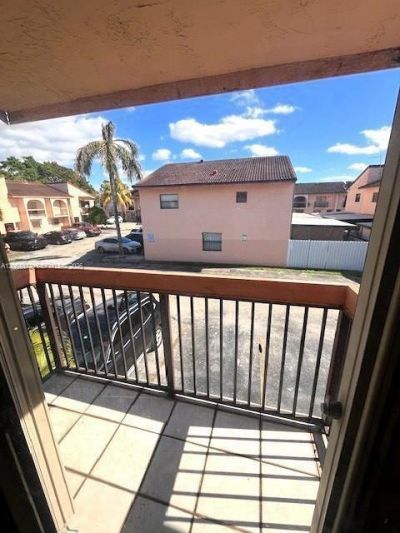 5274 W 25th Ln, Unit 206, Hialeah, FL 33016 Photo