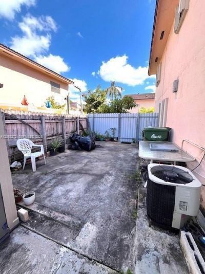 5274 W 25th Ln, Unit 206, Hialeah, FL 33016 Photo