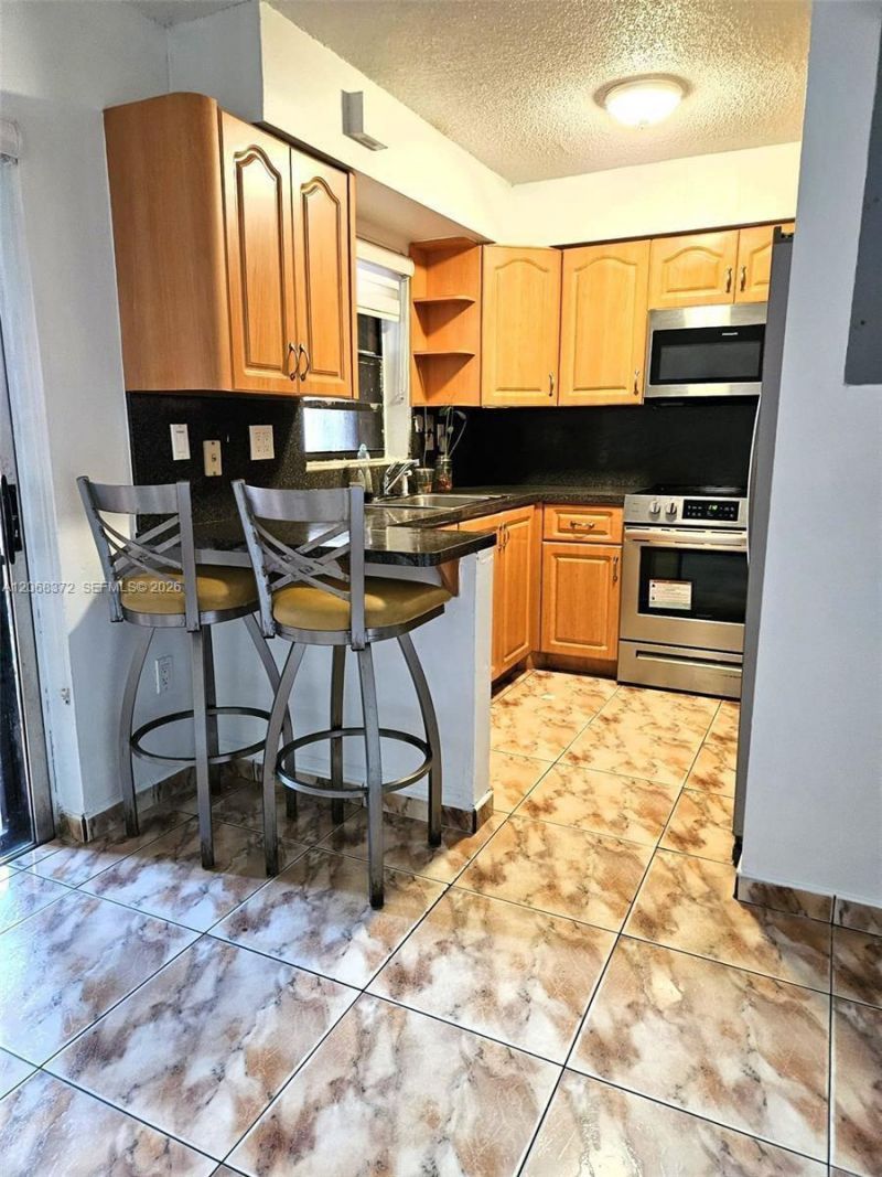 5274 W 25th Ln, Unit 206, Hialeah, FL 33016 Photo