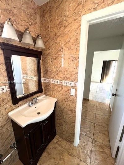 5274 W 25th Ln, Unit 206, Hialeah, FL 33016 Photo