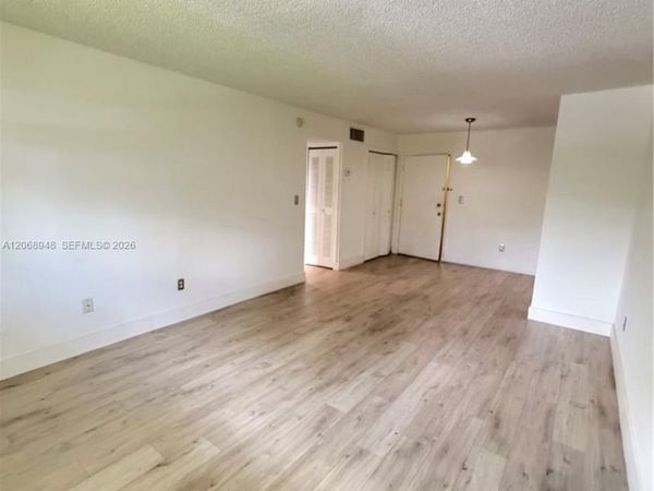 606 W 81st St , Unit 209, Hialeah, FL 33014