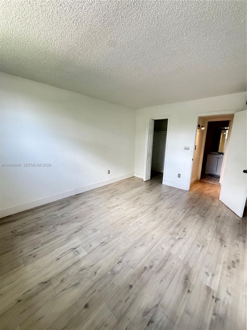 606 W 81st St , Unit 209, Hialeah, FL 33014 Photo