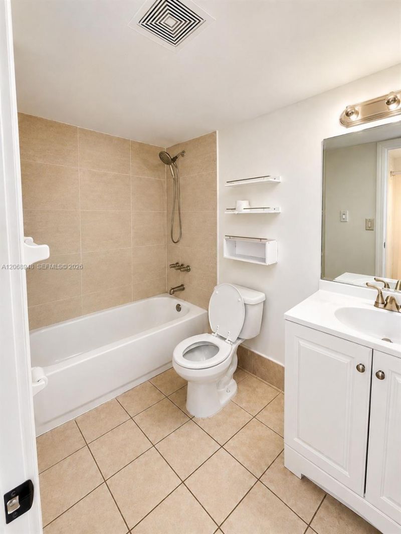 606 W 81st St , Unit 209, Hialeah, FL 33014 Photo