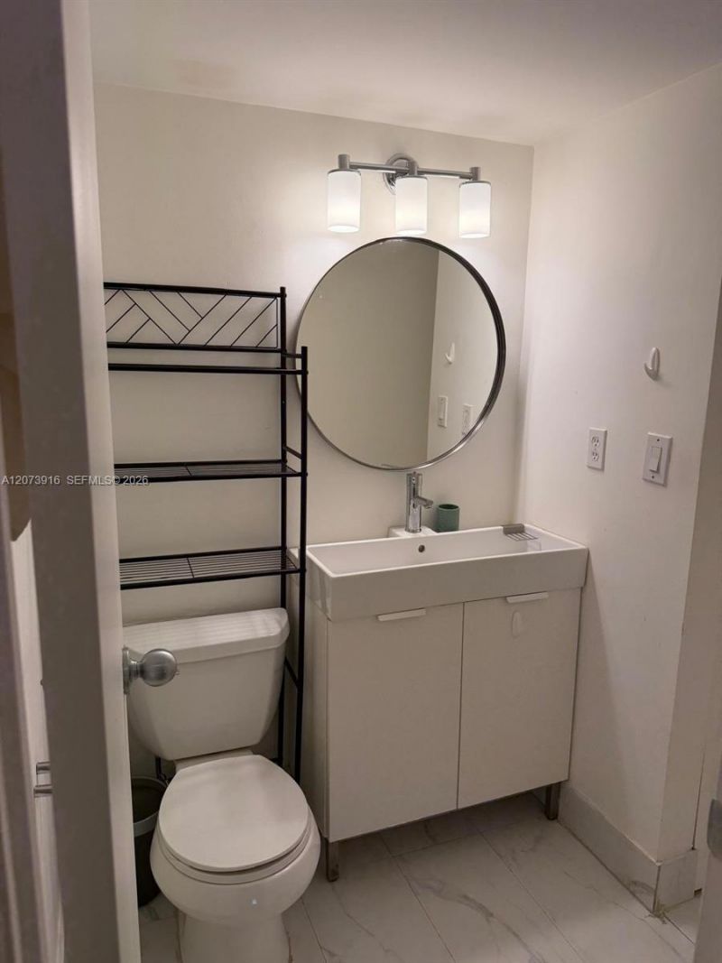 3475 N Country Club Dr , Unit 309, Aventura, FL 33180 Photo