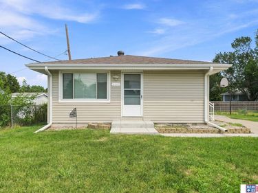1610 SW 8th Street, Lincoln, NE 68522