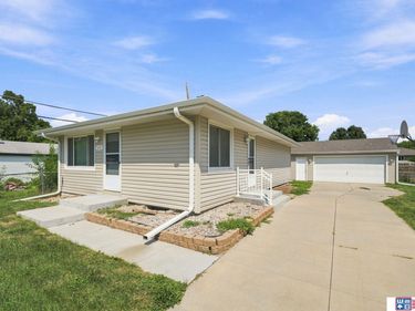 1610 SW 8th Street, Lincoln, NE 68522