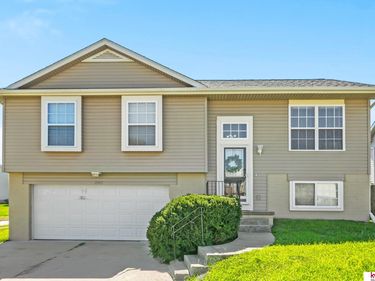2202 N 166 Street, Omaha, NE 68116