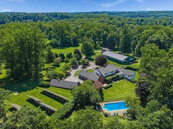 123 Lake Rd, Far Hills, NJ 07931