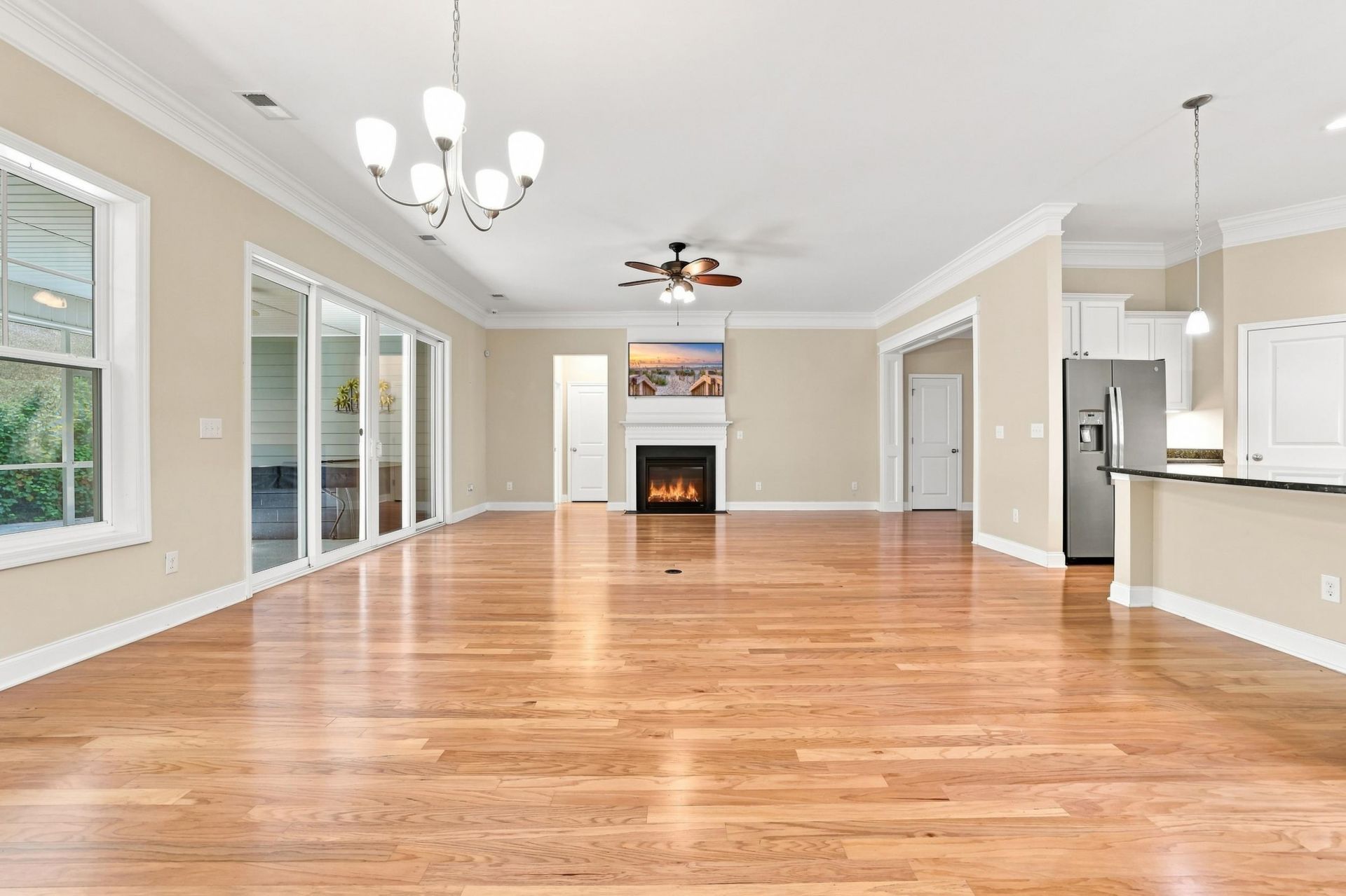 242 Hyacinth Loop  Photo 11