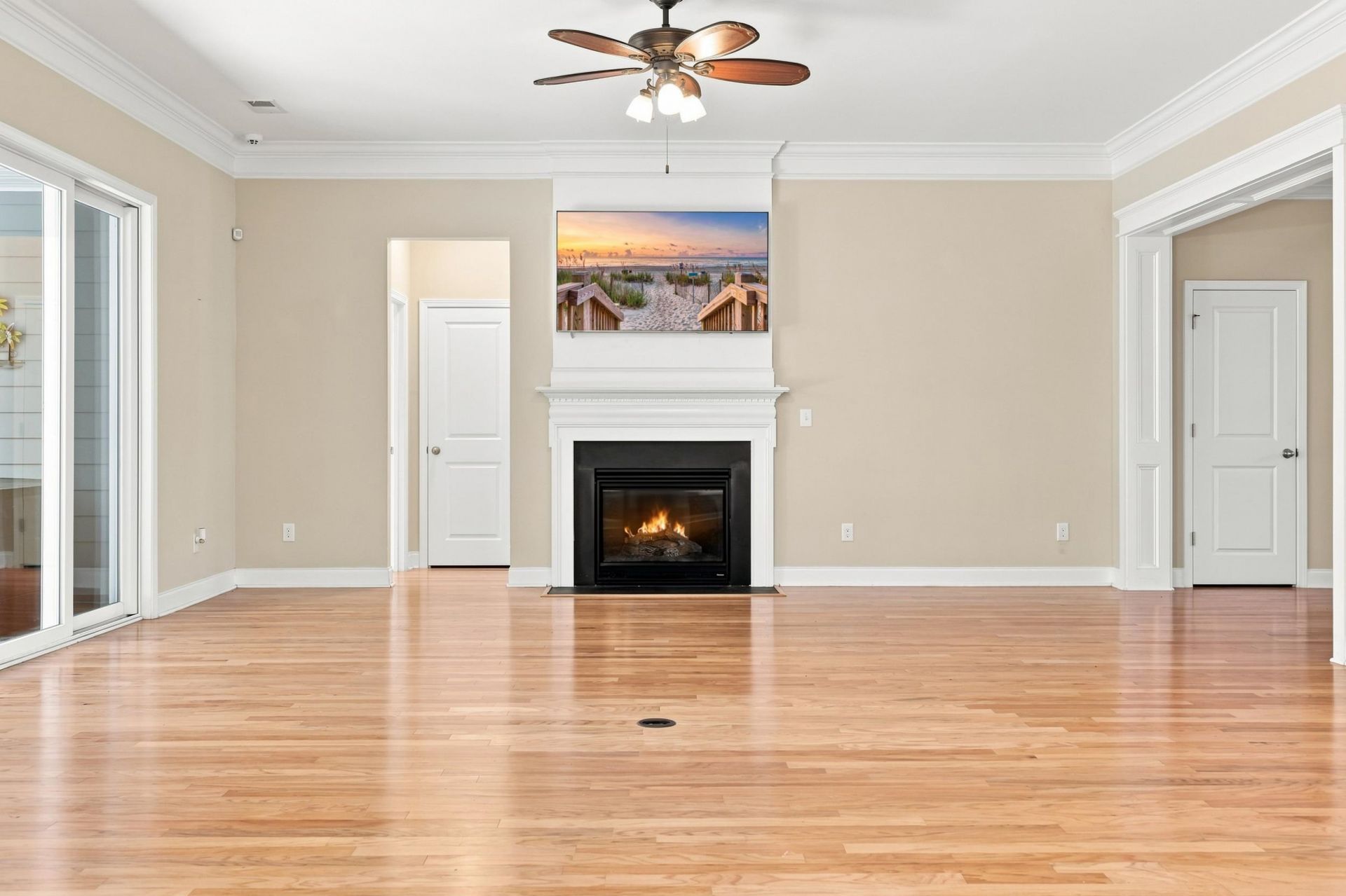 242 Hyacinth Loop  Photo 12