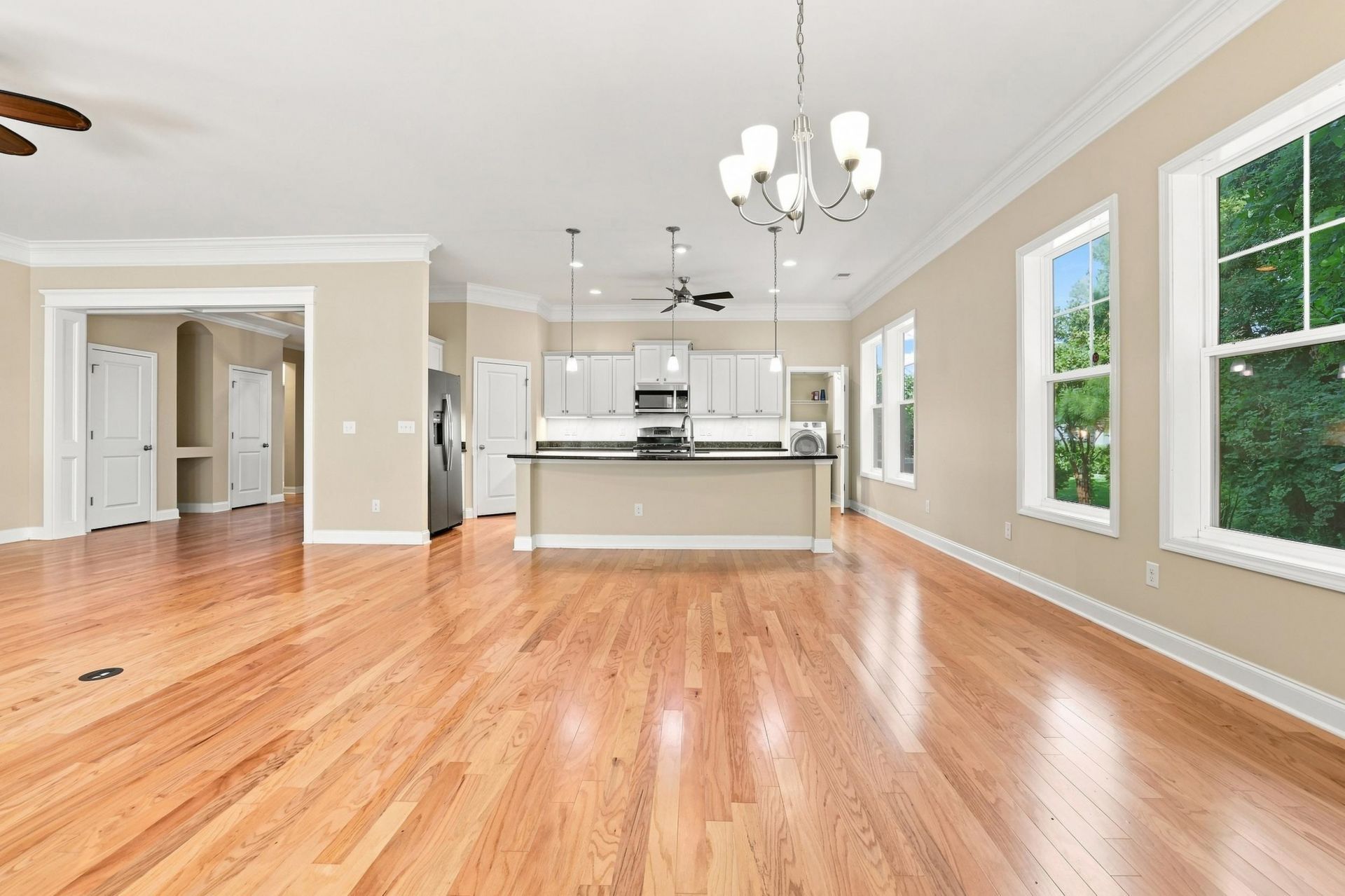242 Hyacinth Loop  Photo 14