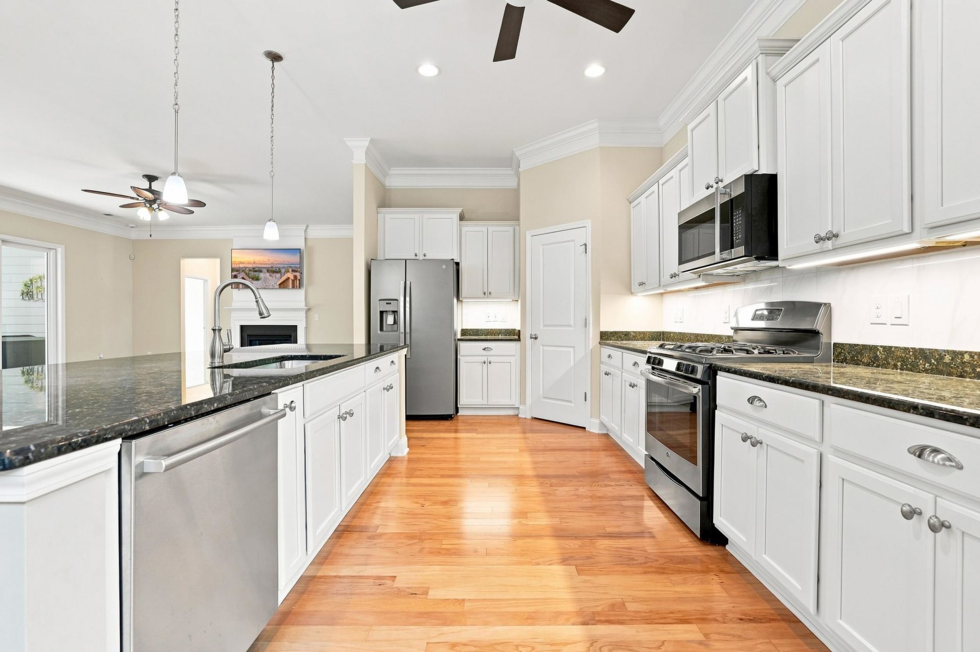242 Hyacinth Loop  Photo 16