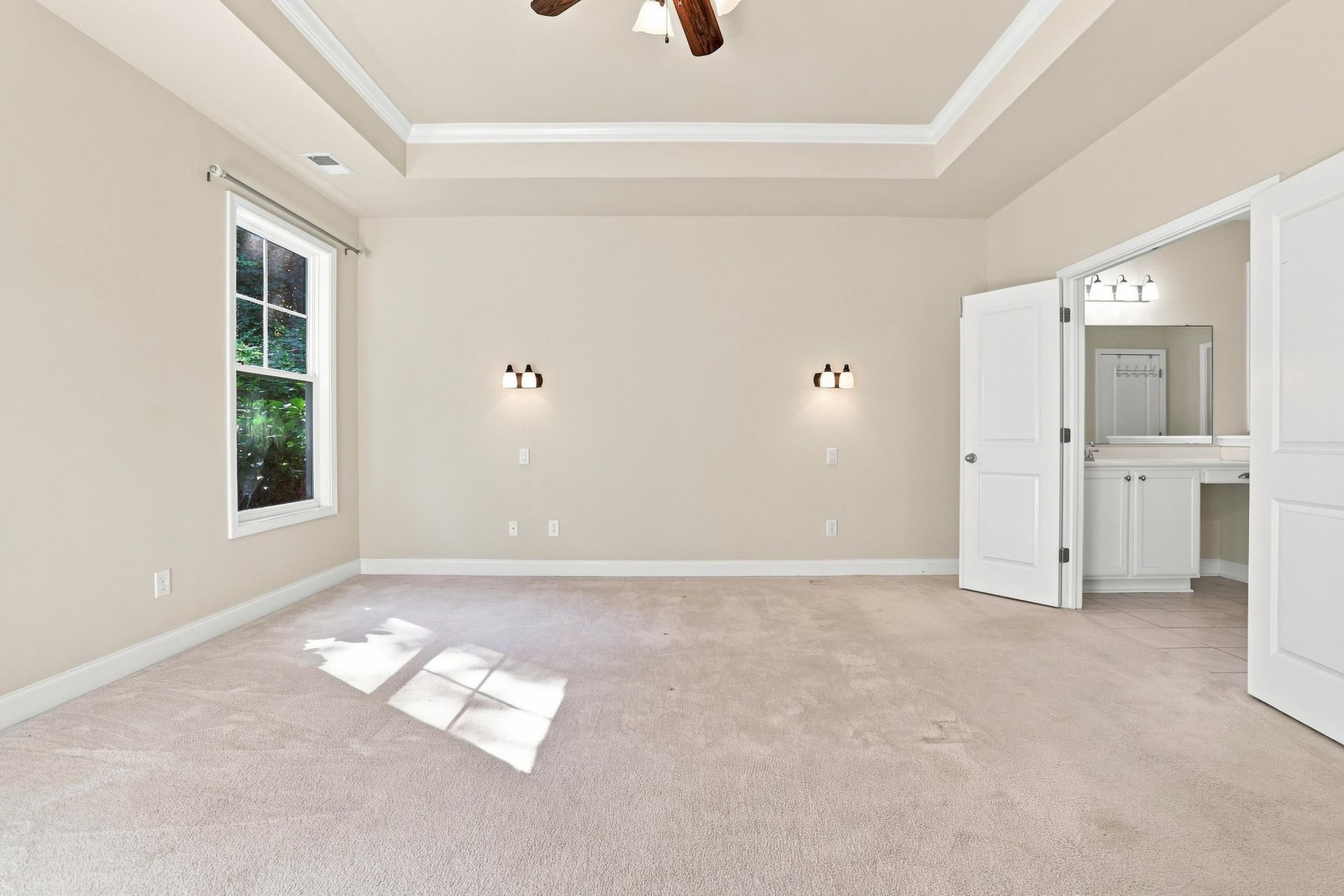 242 Hyacinth Loop  Photo 19